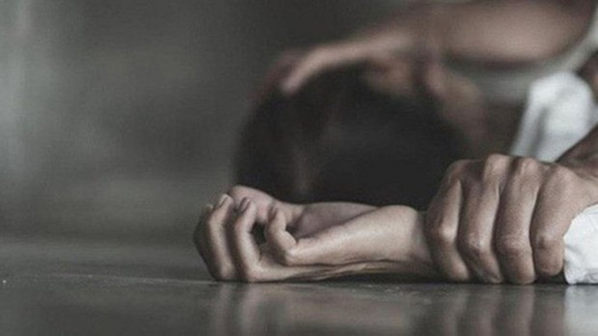 Nỗi đau đớn khi bị xâm hại bởi một người thân thiết
