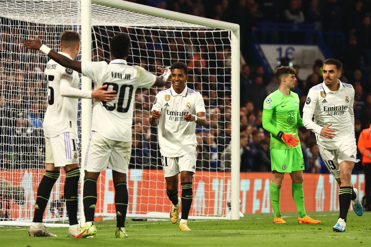 Rodrygo chọc thủng lưới thủ môn Kepa lần thứ hai