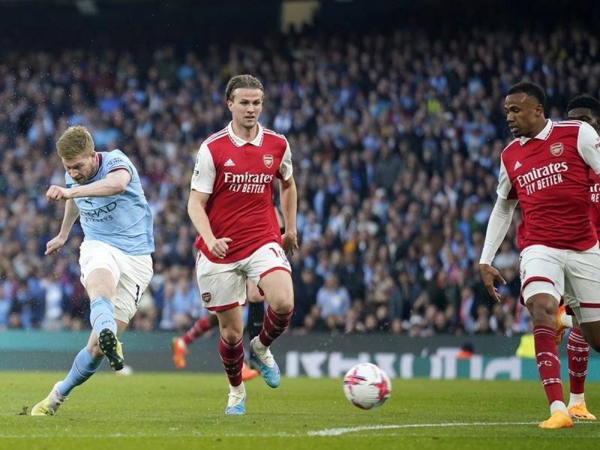 Kevin De Bruyne sút xa tuyệt đẹp mở tỷ số cho Man City