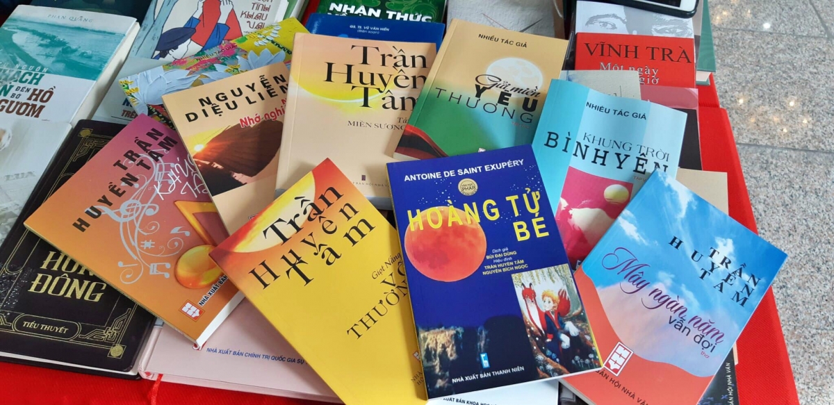Một góc trưng bày tại ngày hội sách