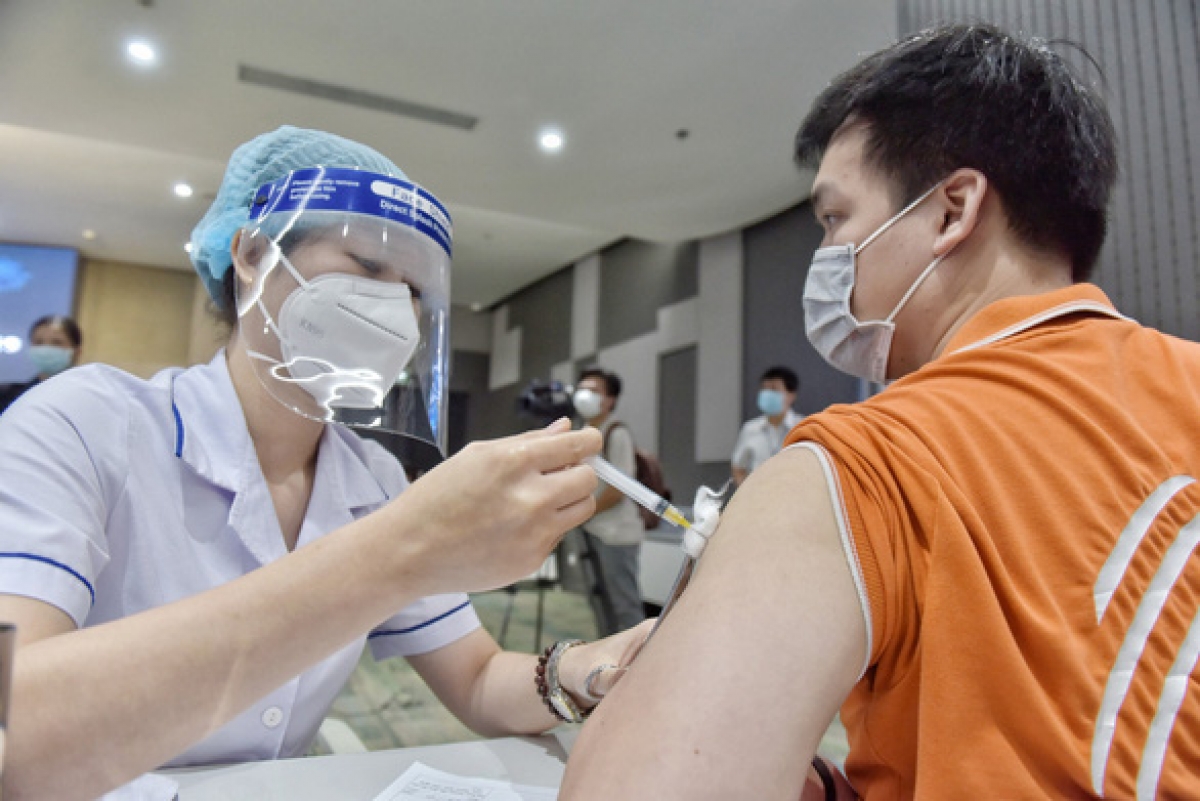 Hiện tiêm vaccine Covid-19 vẫn đạt hiệu quả cao trong việc phòng ngừa bệnh