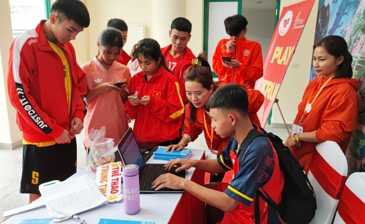 Lấy mẫu xét nghiệm doping tại Đại hội Thể thao toàn quốc 2022 (Ảnh: NLD)