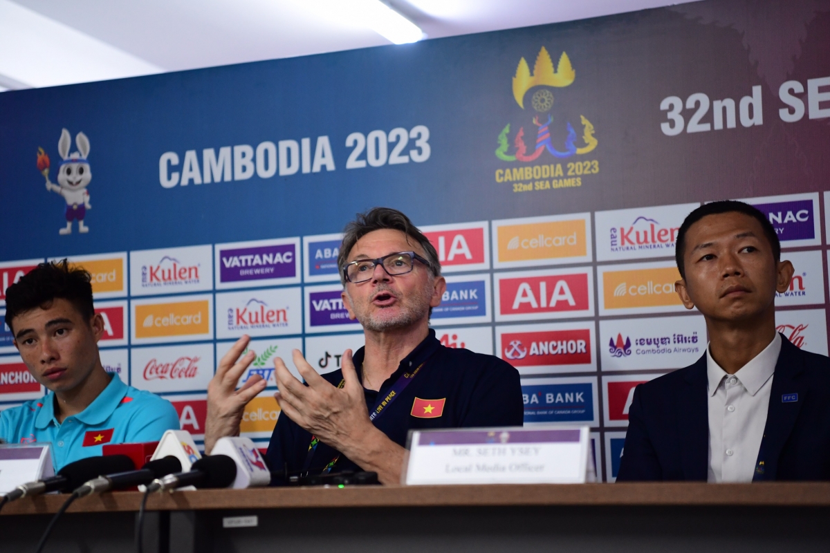 HLV Troussier nhấn mạnh U22 Việt Nam có thể chơi chưa hay nhưng "chúng tôi đã thắng 2-0, và đó là kết quả cuối cùng!". 