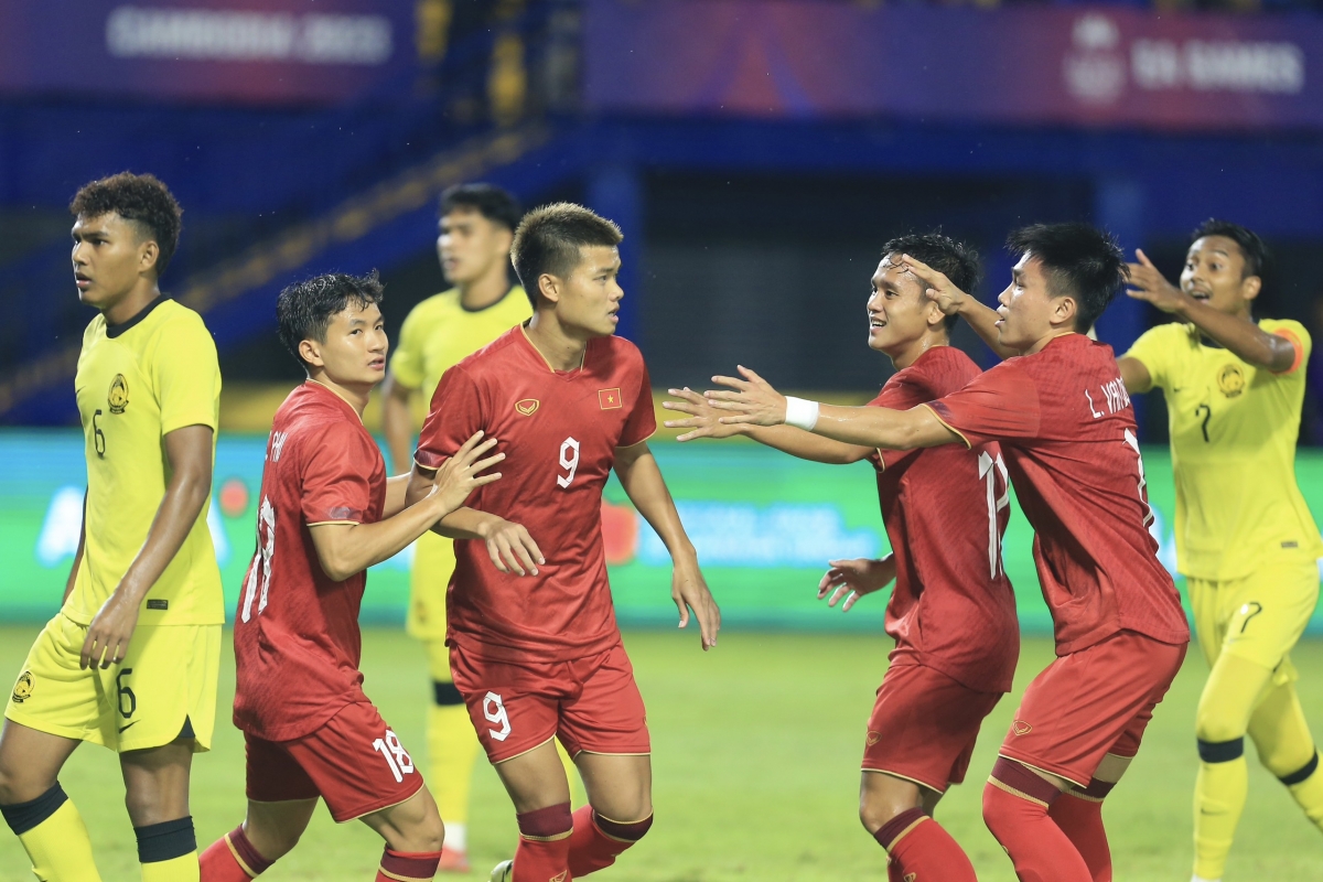 HLV Troussier khẳng định rất hài lòng về tinh thần chiến đấu của toàn đội U22 Việt Nam
