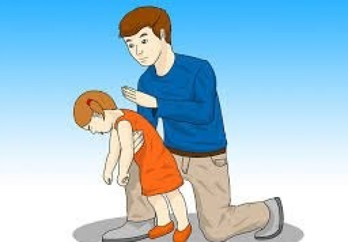 Tận dụng thời gian vàng để sơ cứu trẻ đúng cách khi trẻ bị dóc dị vật đường thở