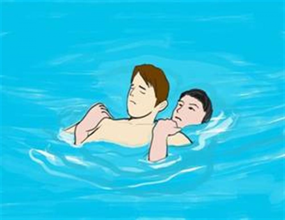 Bơi ngửa cứu nạn nhân bị đuối nước