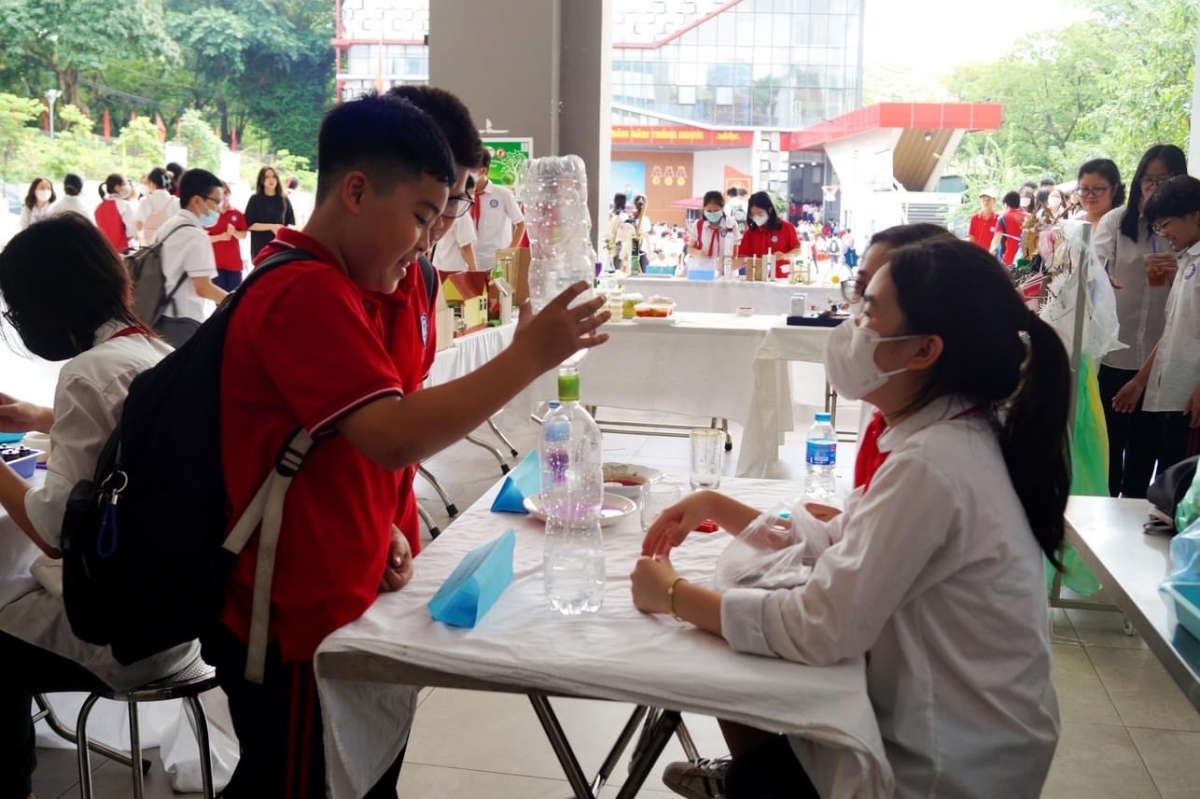 Học tập, kiểm tra, đánh giá học sinh theo chương trình mới cần gắn với thực tiễn.