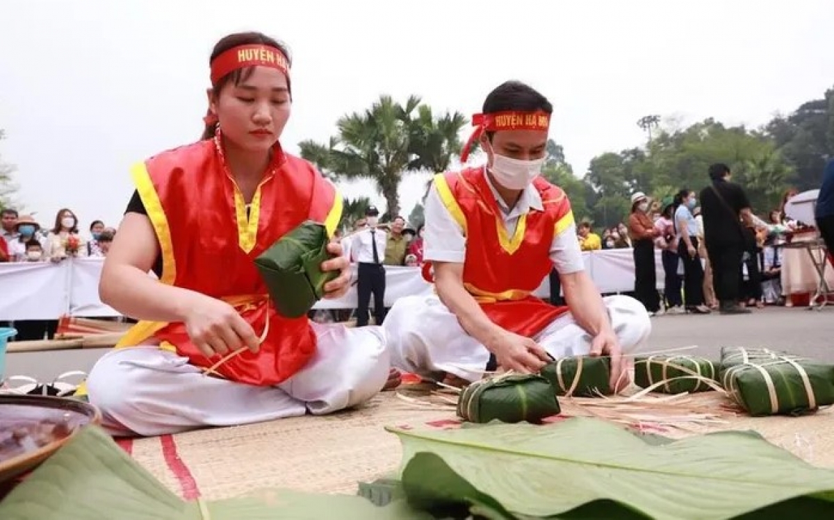 Gói bánh chưng đã trở thành nét đẹp truyền thống của dân tộc Việt Nam bao đời nay.