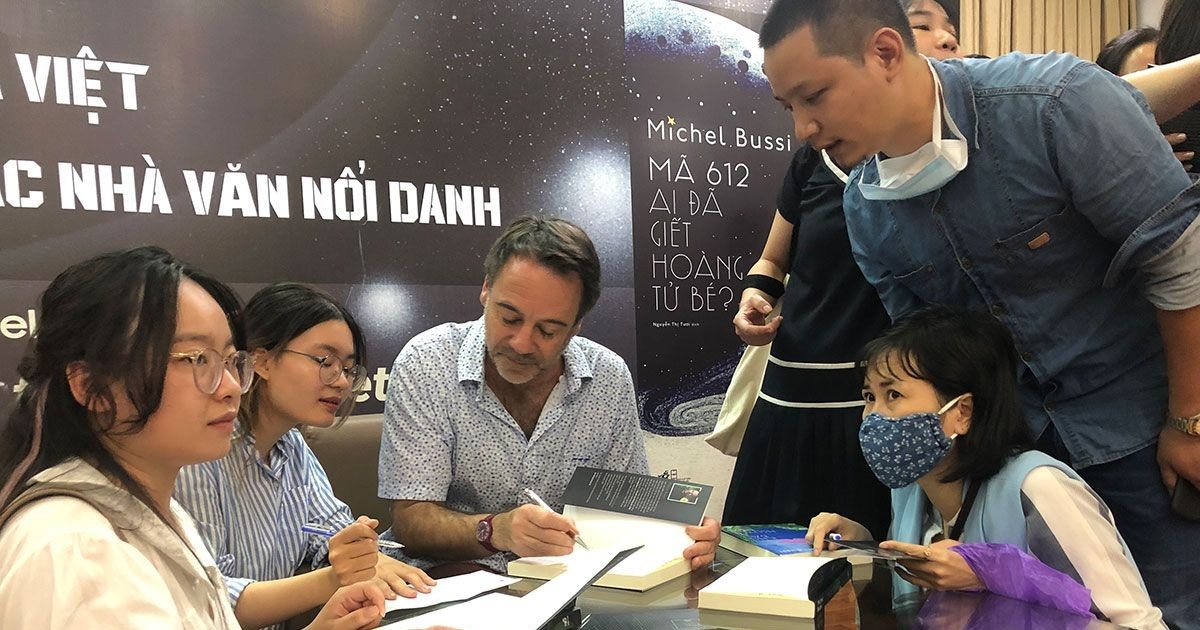 Giao lưu với tác giả Michel Bussi tại thư viện Quốc gia tháng 10/2022
