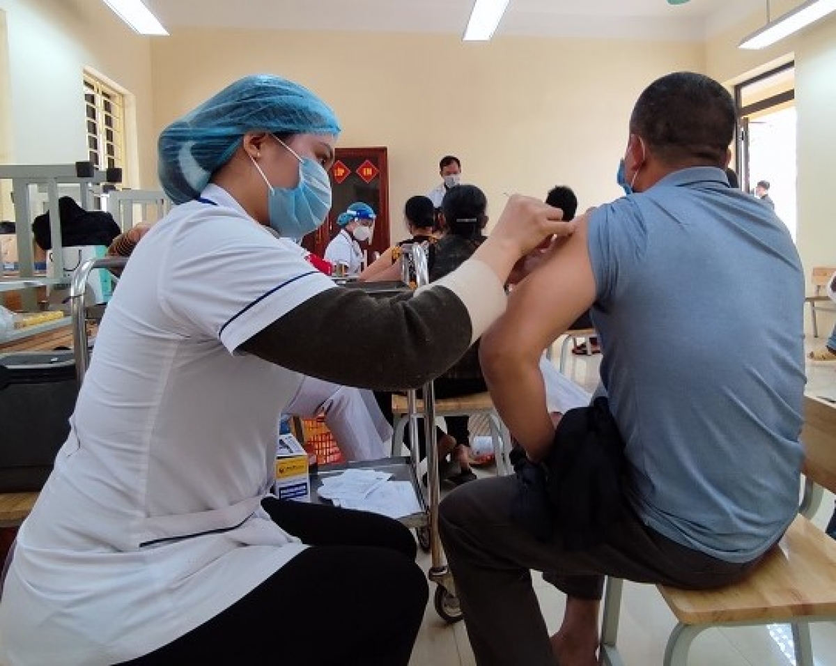Bộ Y tế tiếp tục đề nghị đẩy mạnh tiêm vaccine COVID-19, đặc biệt nhóm nguy cơ cao