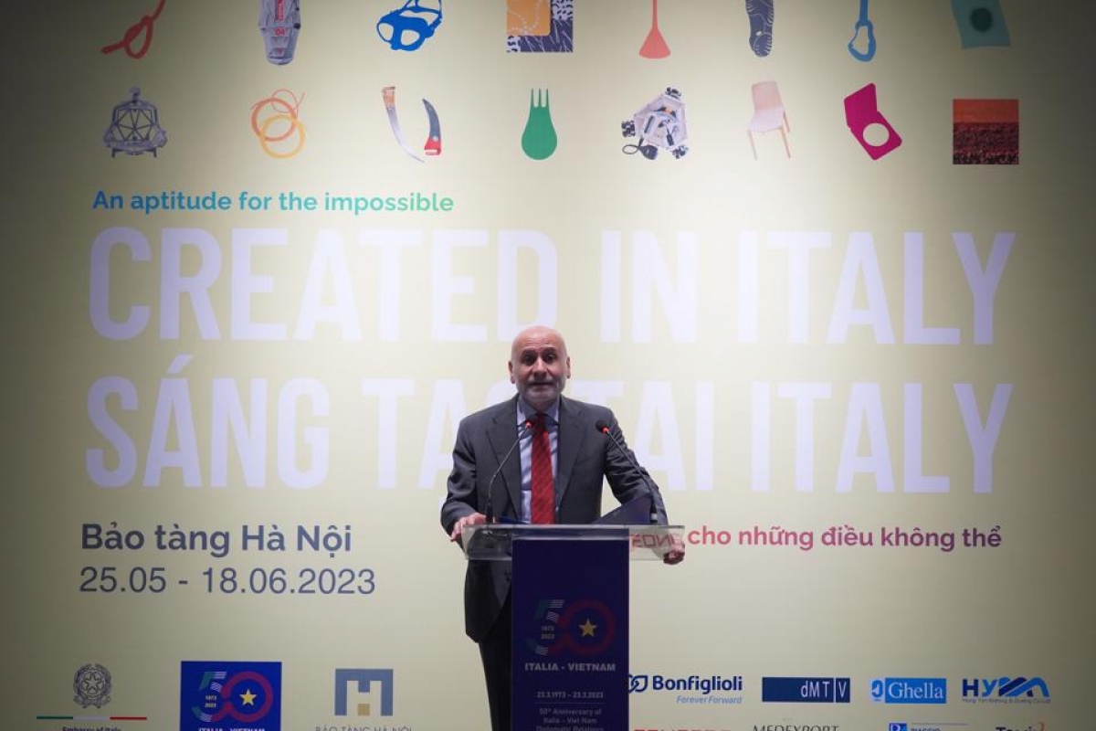 Đại sứ Cộng hòa Italy tại Hà Nội Antonio Alessandro. Ảnh: Lại Tấn