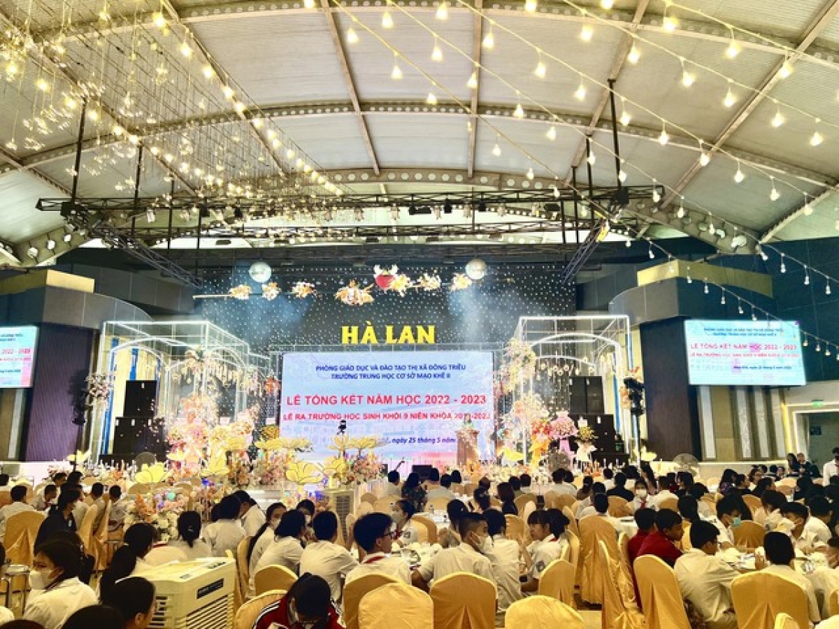 Toàn cảnh buổi Lễ tổng kết năm học của trường THCS Mạo Khê 2