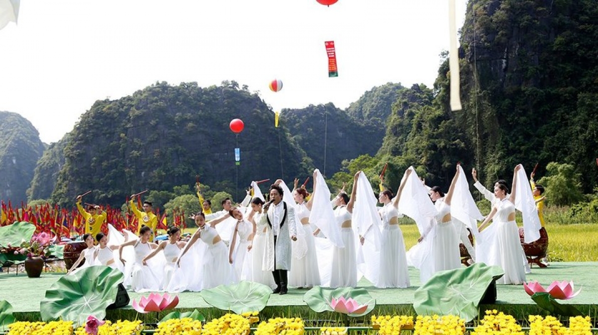 Tiết mục nghệ thuật khai mạc Tuần Du lịch Ninh Bình "Sắc vàng Tam Cốc - Tràng An"