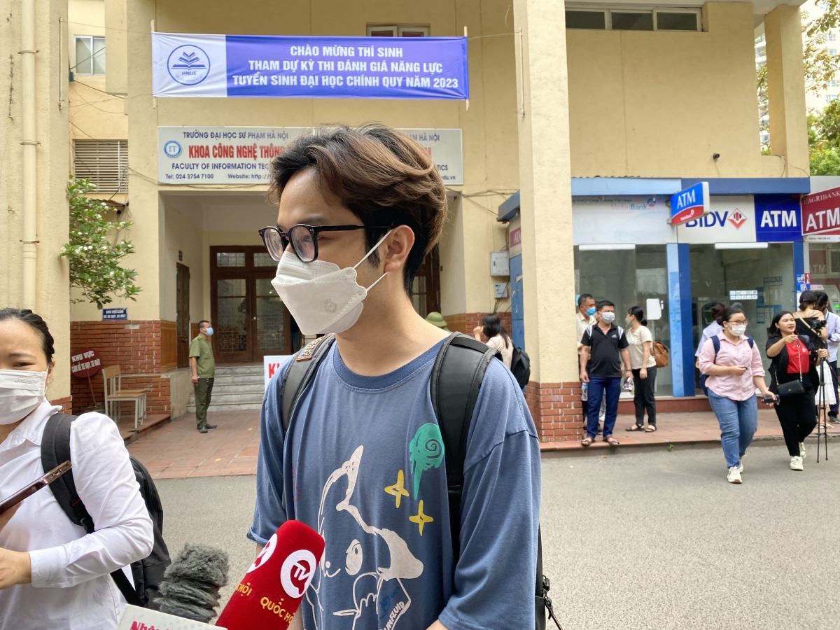 Huy Việt, sinh viên đồng thời là thí sinh trong kì thi đánh giá năng lực lần này.