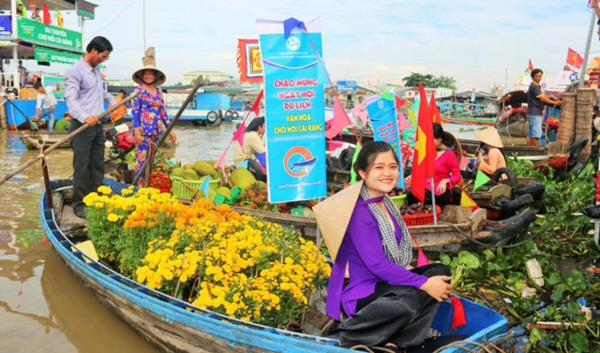 Hội thi trưng bày mô hình ghe, tàu - cây bẹo mua bán nông sản tại Chợ nổi Cái Răng là một trong điểm mới năm nay