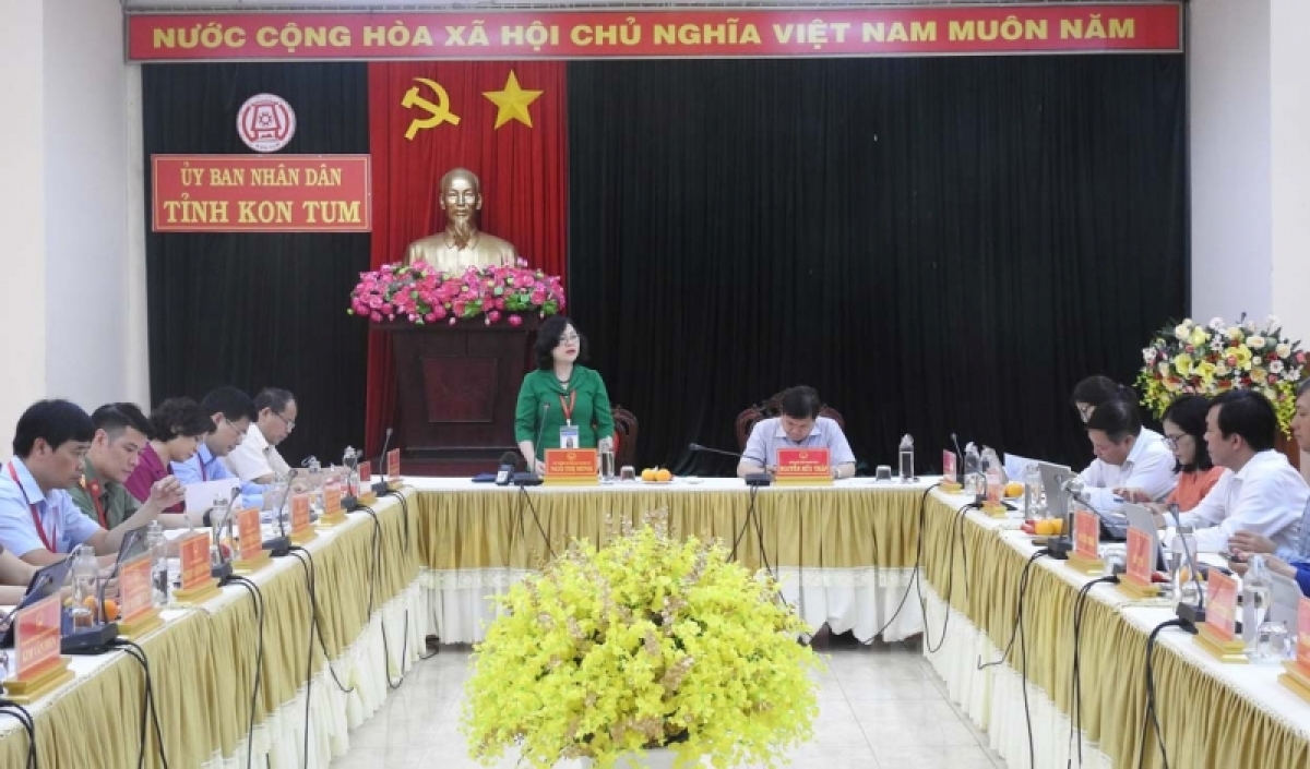 Đoàn công tác làm việc với Ban chỉ đạo Kỳ thi tốt nghiệp THPT năm 2023 tỉnh Kon Tum