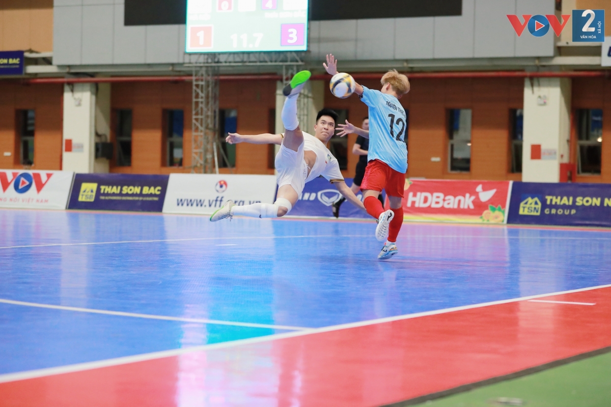 Tuy bỏ lỡ nhiều cơ hội nhưng Thái Sơn Bắc vẫn có chiến thắng 3-1 để vươn lên vị trí thứ 3 trên bảng xếp hạng