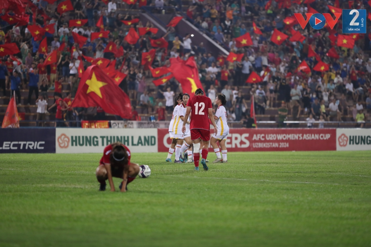 Theo Minh Chuyên, sự cuồng nhiệt của khán giả trên sân Việt Trì (Phú Thọ) đã tiếp thêm động lực thi đấu cho toàn đội