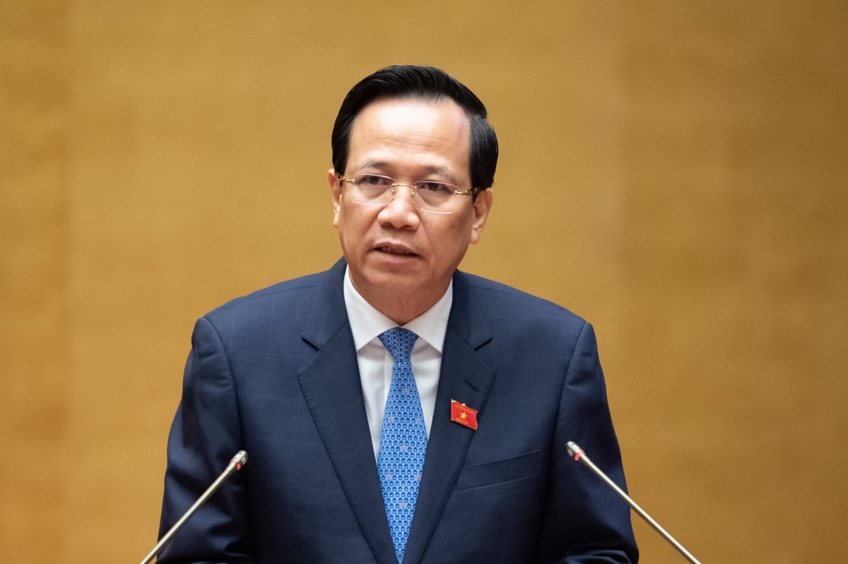 Bộ trưởng Bộ LĐ-TB & XH Đào Ngọc Dung trả lời chất vấn của các đại biểu Quốc hội