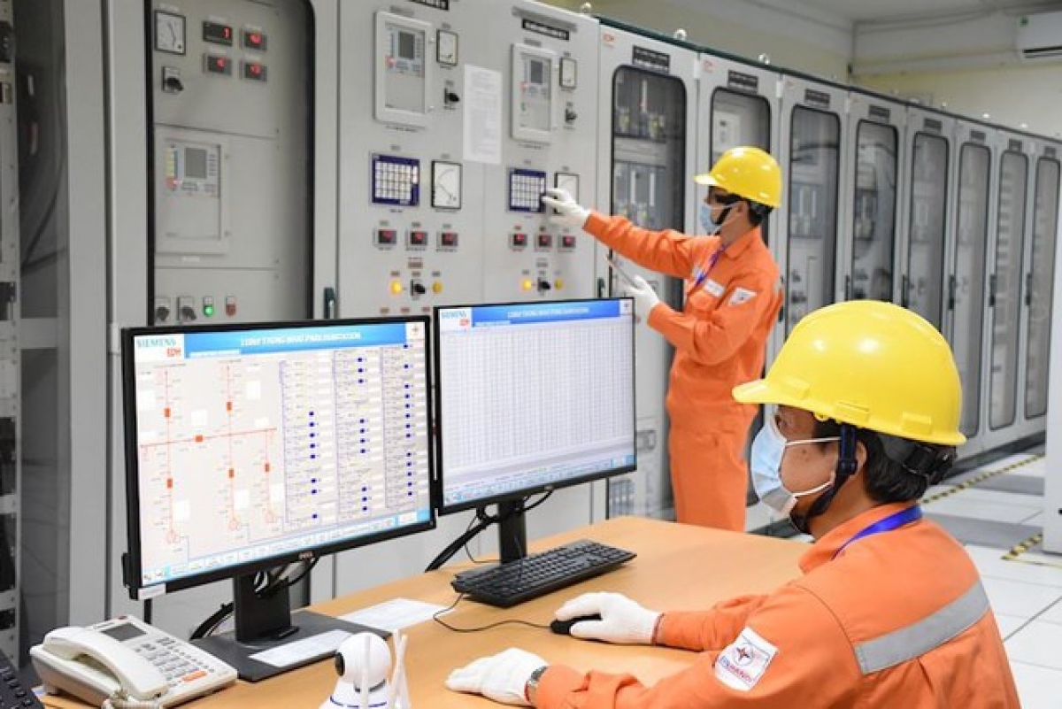 EVN kiểm tra hệ thống điện