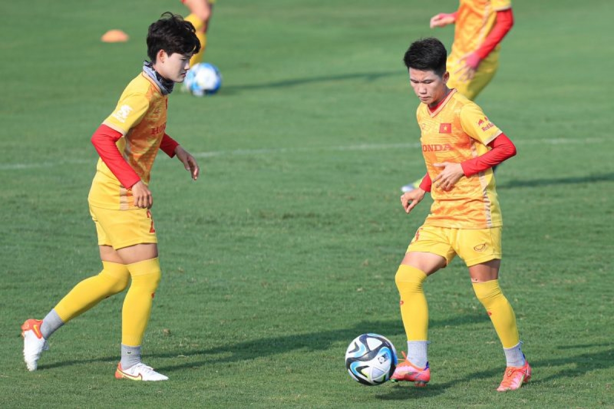 28 tuyển thủ sẽ lên đường tập huấn tại Đức và Ba Lan để chuẩn bị cho World Cup