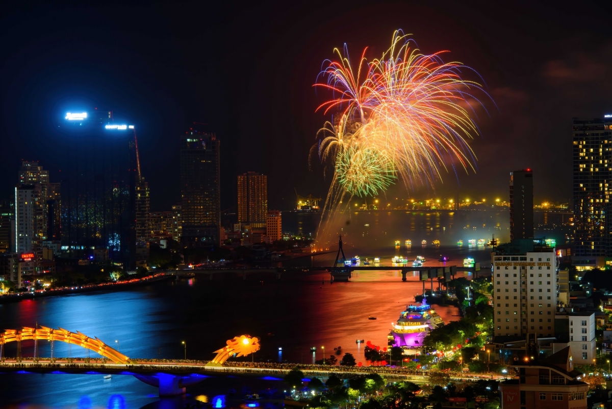 Đà Nẵng rực rỡ trong lễ hội pháo hoa quốc tế