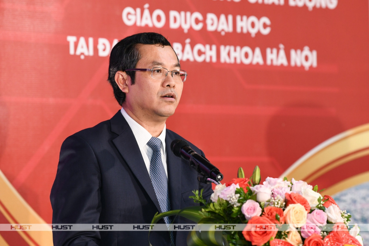 PGS Nguyễn Văn Phúc - Thứ trưởng Bộ GD&ĐT phát biểu tại buổi lễ