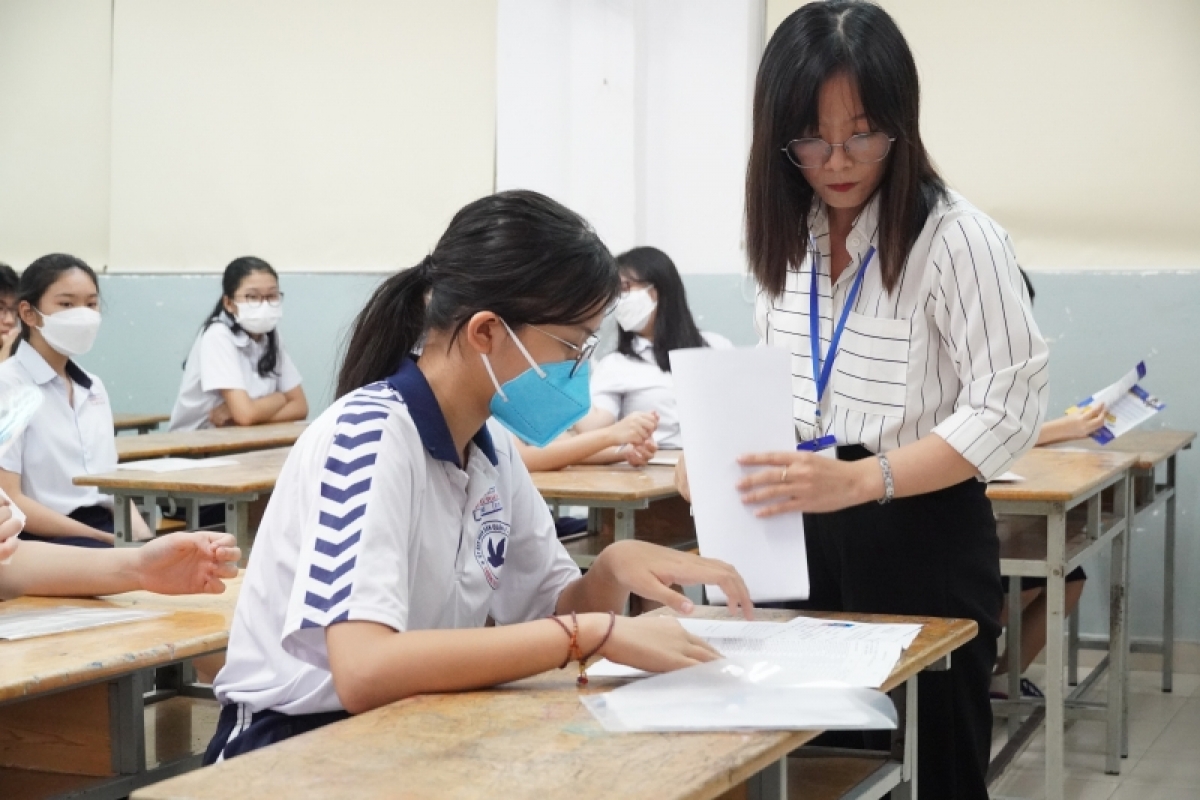 Thí sinh kiểm tra thông tin trong hồ sơ đăng ký dự thi