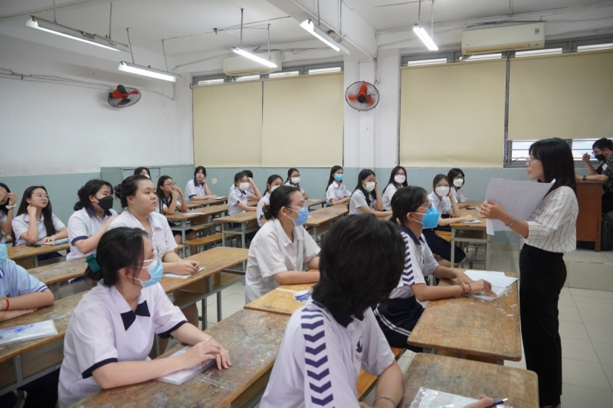 Mỗi phòng thi gồm 24 thí sinh và 3 phòng thi dự phòng