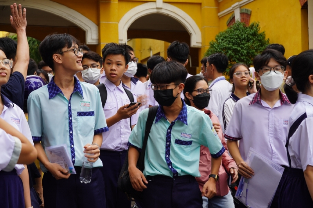 Thí sinh TPHCM hoàn thành bài thi môn Ngữ Văn, Kỳ thi tuyển sinh vào lớp 10 năm học 2023-2024