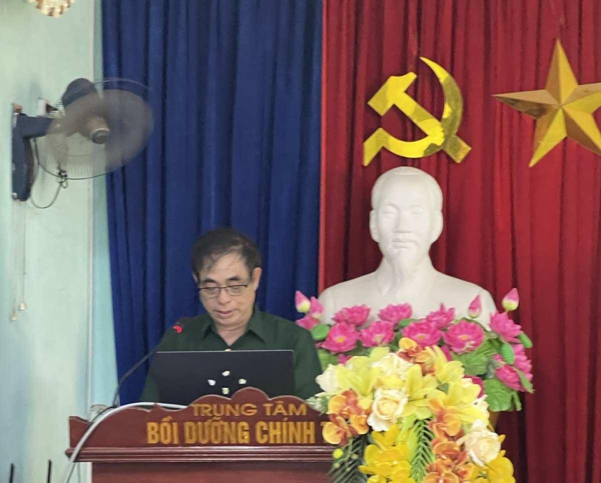 Ông Lê Quốc Trinh - Chủ tịch Hội TNXP huyện Hạ Hòa: Chưa khi nào được nhận những phần quà có giá trị như lần này