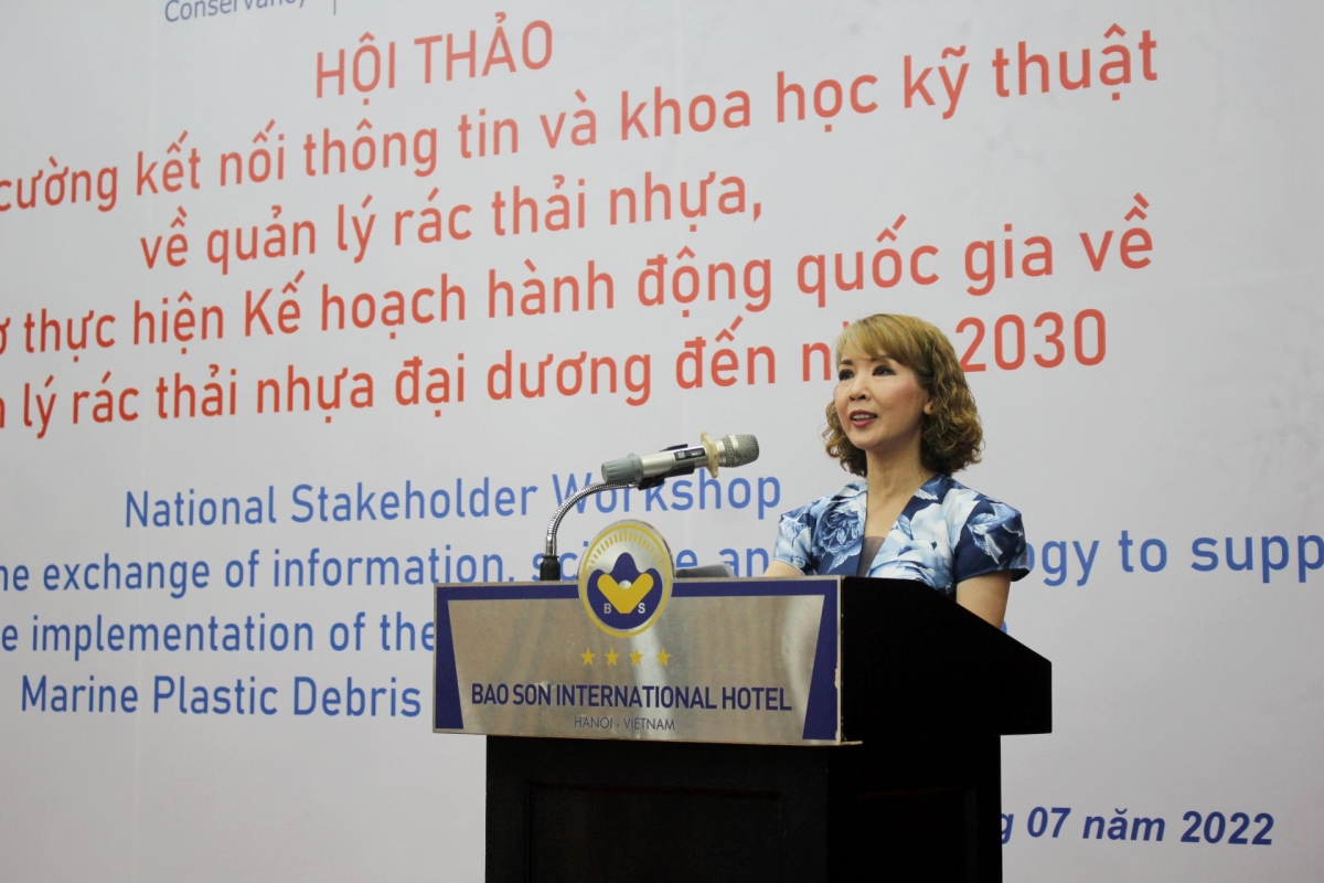 Bà Hồ Thị Yến Thu: rác thải nhựa gây tác động không nhỏ tới sinh kế của người dân.