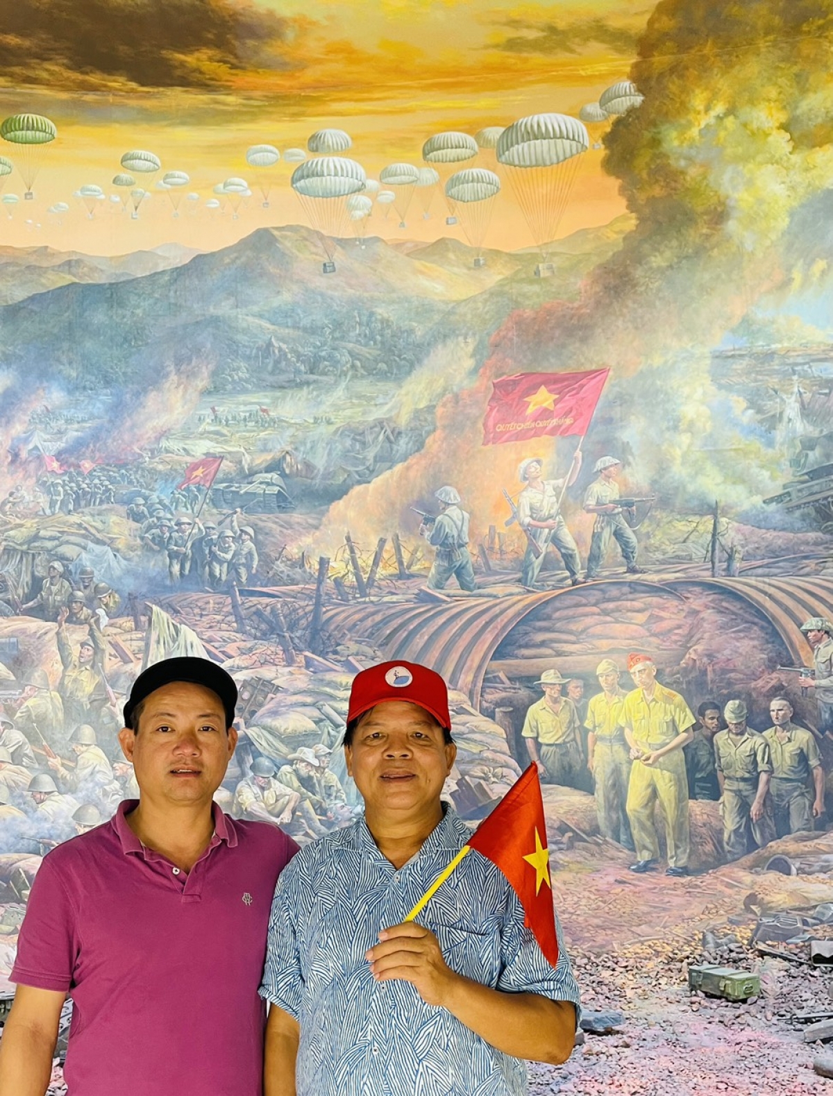 Du khách rất ấn tượng với bức tranh panorama