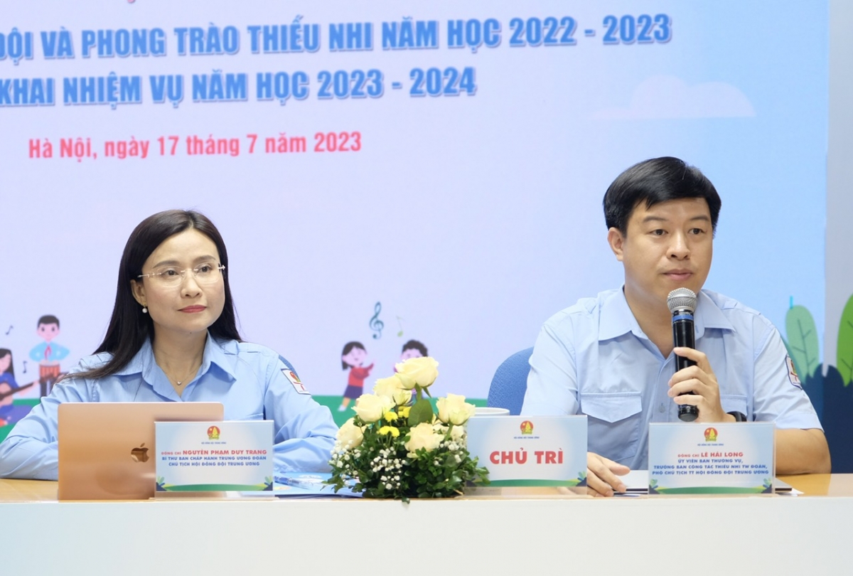 Chị Nguyễn Phạm Duy Trang – Bí thư T.Ư Đoàn, Chủ tịch Hội đồng Đội Trung ương; anh Lê Hải Long - Ủy viên Ban thường vụ, Trưởng Ban Công tác Thiếu nhi Trung ương Đoàn, Phó Chủ tịch thường trực Hội đồng Đội Trung ương chủ trì Hội nghị.