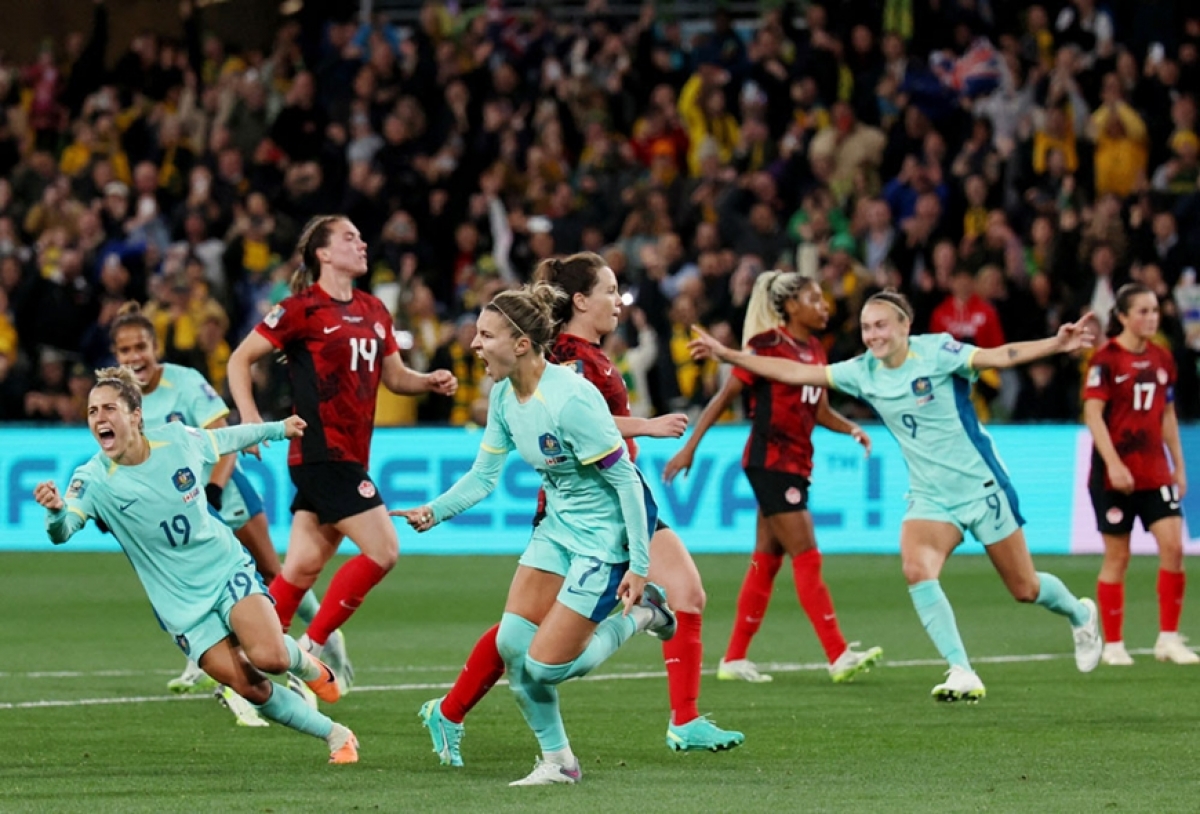 Tuyển nữ Australia vui mừng sau chiến thắng 4-0 trước Canada. Ảnh: Getty