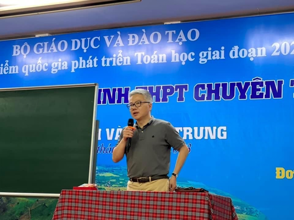 GS Ngô Bảo Châu - Giám đốc khoa học Viện Nghiên cứu cao cấp về toán phát biểu khai mạc Trường hè Toán học 2023 dành cho học sinh các tỉnh Miền Nam và Tây Nguyên