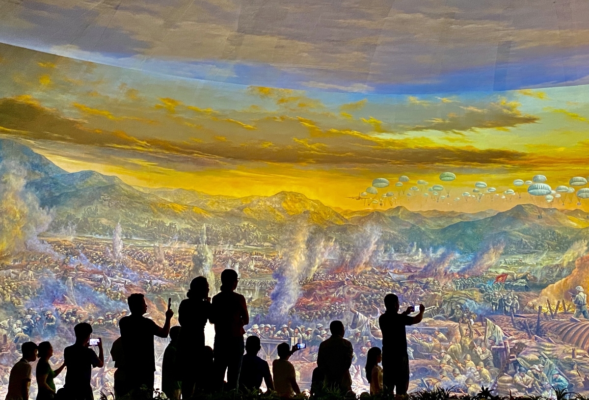 Bức tranh Panorama hoành tráng, tái hiện chân thực những khoảnh khắc trong chiến dịch Điện Biên Phủ