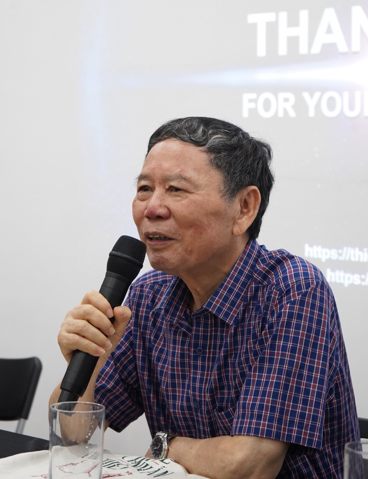 Nhà giáo, Dịch giả, TS Phạm Văn Thiều - Dịch giả cuốn sách “Từ điển yêu thích Bầu trời và các vì sao”. Ảnh: BTC cung cấp