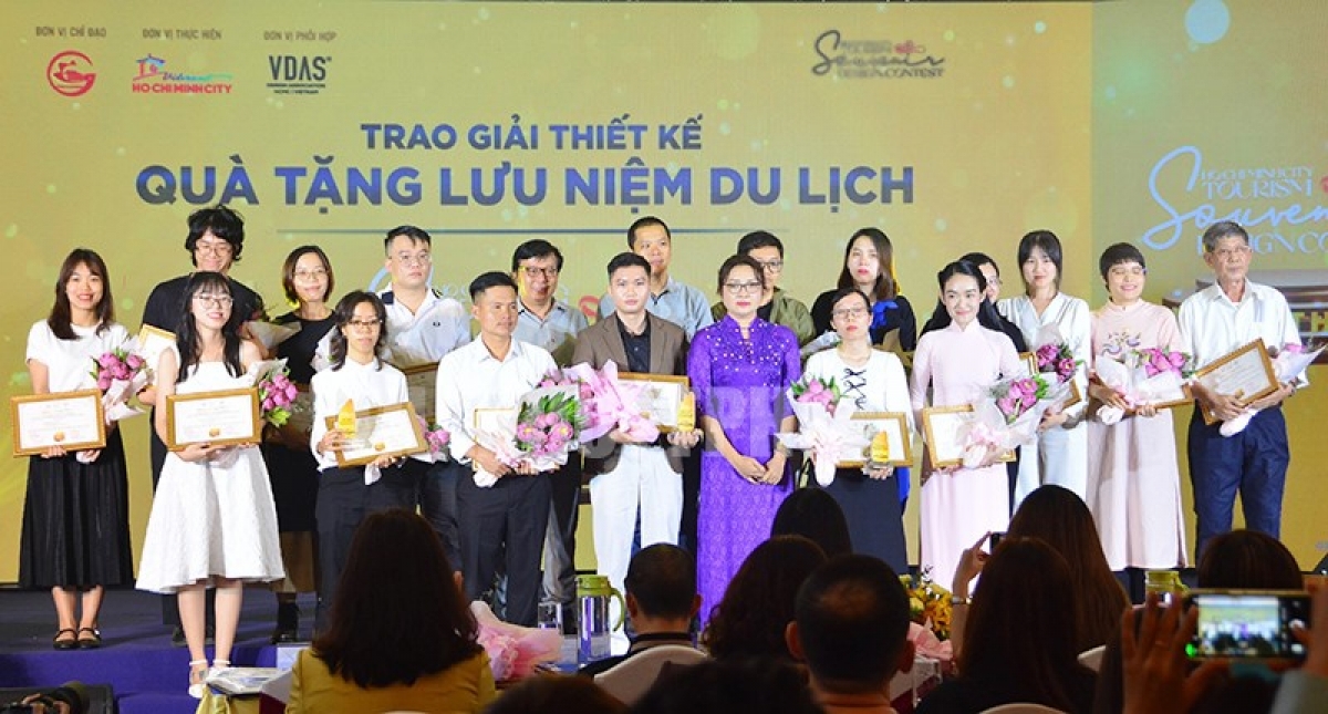 Các tác giả đã thể hiện tình cảm, nét đặc trưng của thành phố Hồ Chí Minh vào trong từng sản phẩm dự thi