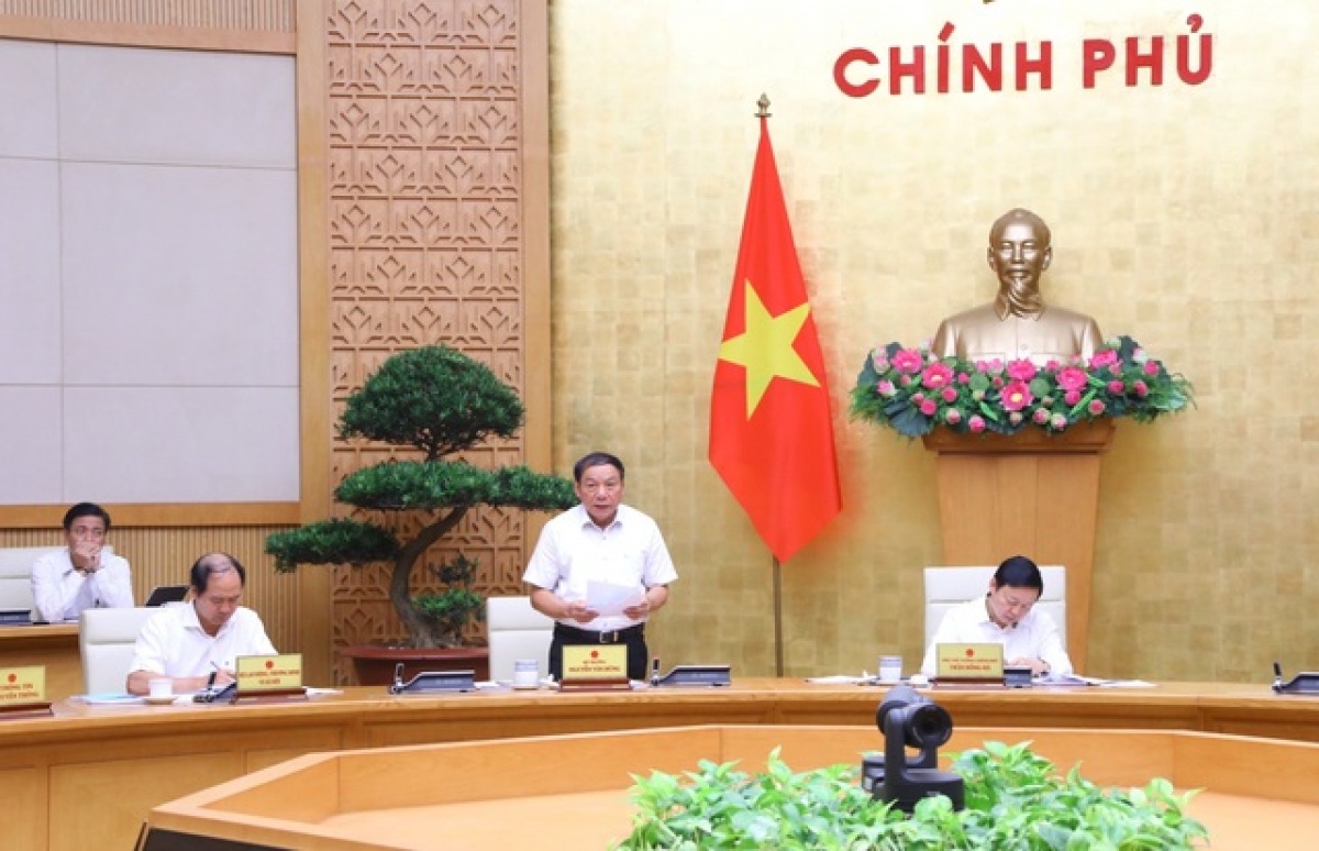 Bộ trưởng Bộ VHTT&DL Nguyễn Văn Hùng: Chương trình chấn hưng, phát triển văn hoá nhằm tạo thêm nguồn lực đầu tư cho văn hoá, văn hóa phải đặt ngang bằng kinh tế, chính trị - Ảnh: VGP