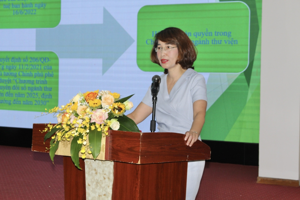Vụ trưởng Vụ Thư viện Kiều Thúy Nga: "Thư viện số là tất yếu trong kỷ nguyên số nhưng tài liệu điện tử/số trong một số thư viện vẫn còn khiêm tốn". Ảnh: Đình Toán