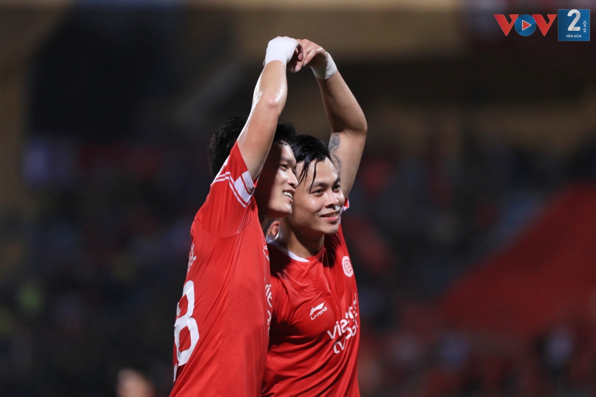 Hoàng Đức toả sáng với một cú đúp trong chiến thắng 4-0 của Viettel