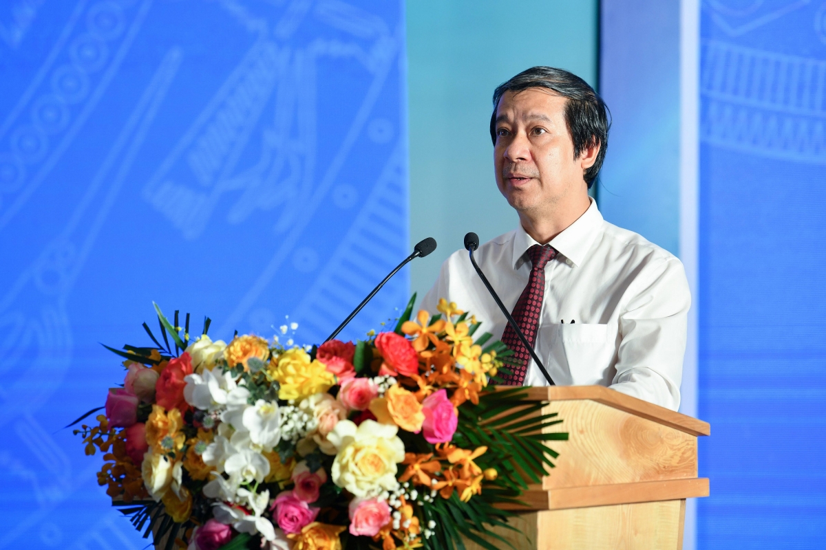 Ngành giáo dục thành phố giải quyết dứt điểm, năm học tới không còn hiện tượng phụ huynh xếp hàng thâu đêm mua, nộp hồ sơ đăng ký học - Bộ trưởng Bộ GD-ĐT Nguyễn Kim Sơn