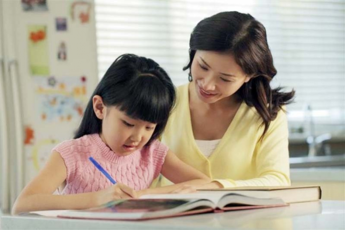 Không chỉ quan tâm đến việc học, cha mẹ cũng nên lưu ý dạy con ký năng sống khi bước vào lớp 1