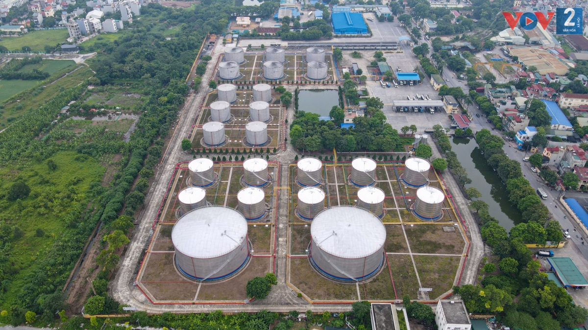 Hiện đang là bể chứa xăng dầu.