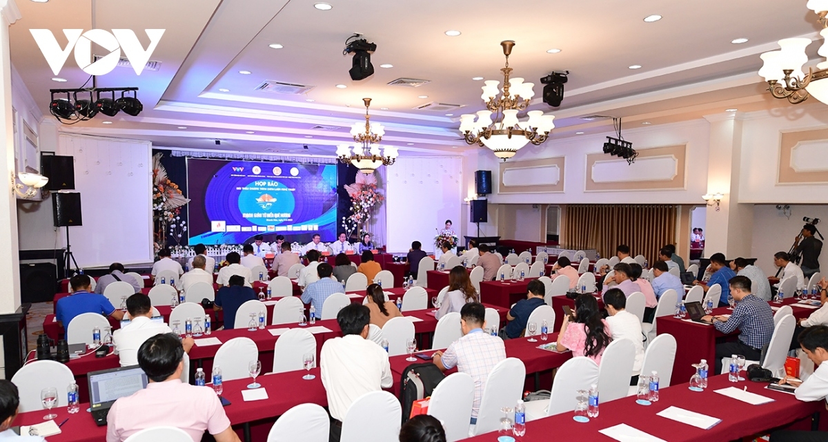 Toàn cảnh họp báo Chương trình chính luận nghệ thuật "Mạnh giàu từ biển quê hương"