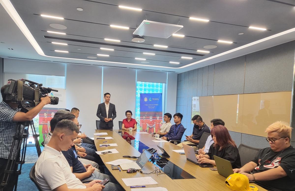 Họp kỹ thuật giải bóng đá tranh Cúp Standard Chartered 2023