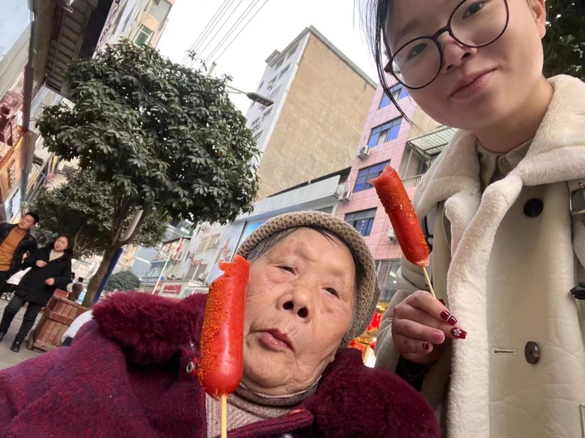 He Ranran hiện sống cách bà 300km.
