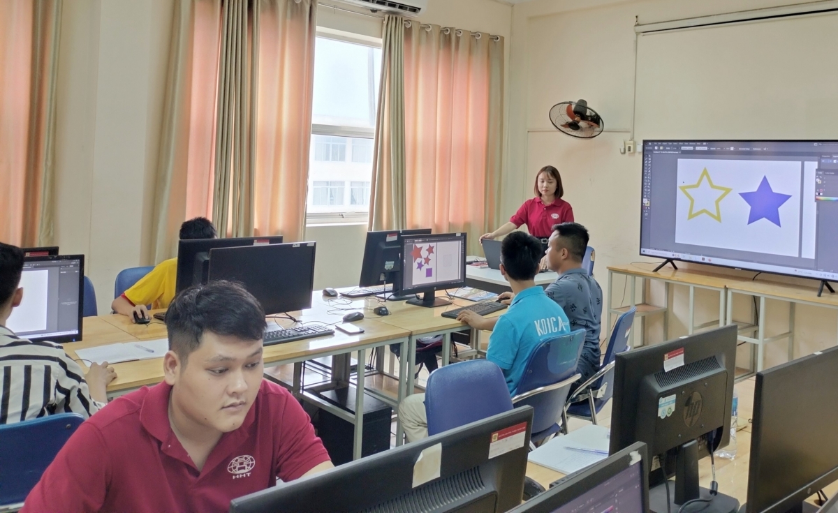 Lớp dạy nghề Thiết kế đồ họa/Dãn nhãn dữ liệu tại Trường Cao đẳng Công nghệ cao Hà Nội