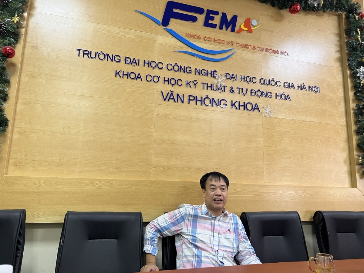 PGS.TS Phạm Mạnh Thắng - Chủ nhiệm khoa cơ học kỹ thuật và tự động hóa trường Đại học Công nghệ (Đại quốc gia Hà Nội).